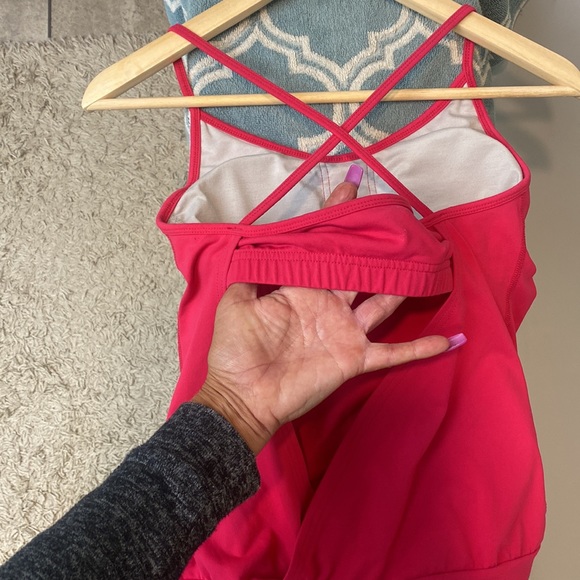 🌺🌺🌺TONIC TANK TOP SIZE SMALL COLOUR BERRY RED, RARELY WORN, LIKE NEW! - Picture 12 of 13